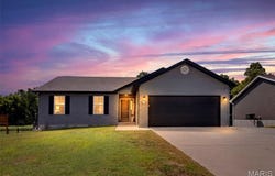 176 Linder Lane, Winfield, MO 63389