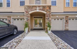 1 FALCON Drive, HOLLAND, PA 18966