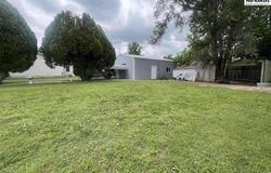 2121 Kruse Dr, Marion, KS 66861