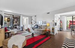 7931 S 68th St, Franklin, WI 53132