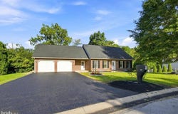 933 REDWOOD Lane, LEBANON, PA 17046