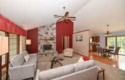 9358 S 33rd St, Franklin, WI 53132