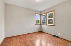 601 S Jessica Ave, Sioux Falls, SD 57103-2243