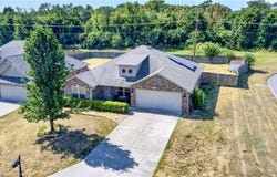 2305 Regency LN, Barling, AR 72923