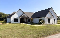 1102 E 1033 Road, Lawrence, KS 66047