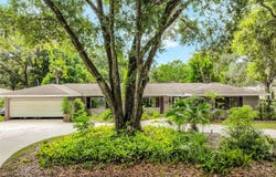 300 PINECREST Road, MOUNT DORA, FL 32757