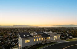 1800 E SPRING OAKS Dr, Springville, UT 84663