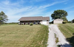1050 Campground Road, Ava, IL 62907