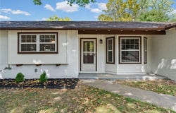 204 E Henson Avenue, Springdale, AR 72764