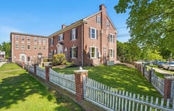 6 Windsor St, Andover, MA 01810