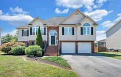 632 Castleridge Rd, Vinton, VA 24179