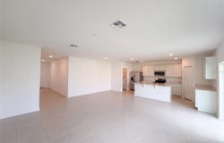 2142 LASSO Loop, EAGLE LAKE, FL 33839