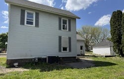 125 W Jackson Street, Winthrop, IA 50682