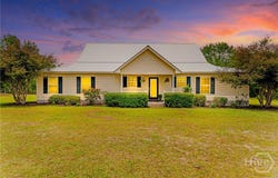 762 Old McLeod Bridge Road, Adrian, GA 31002