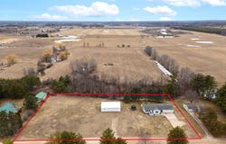 6740 S Eberhart Avenue, Clare, MI 48617