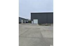 17 Kemp Drive, Chatham, IL 62629