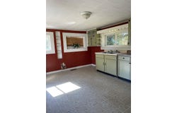 33 Pleasant Street, Calais, ME 04619