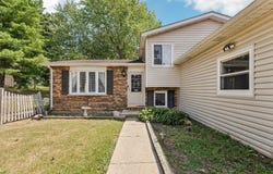 710 Greenbriar Lane, Lindenhurst, IL 60046