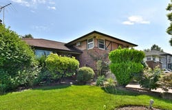 12 Leonard Road, Syosset, NY 11791