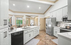 81 E Timberlake Cove, Columbus, MS 39705