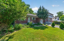 87 Buckingham Drive, Albany, NY 12208