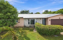 6924 NW 9th St, Margate, FL 33063