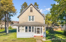 1116 Minnesota Avenue, Gladstone, MI 49837
