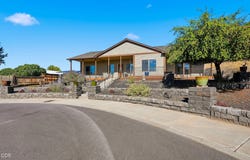 2451 NE Bobbi Place, Prineville, OR 97754