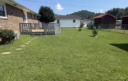 194 Wallen Drive, Van Lear, KY 41265