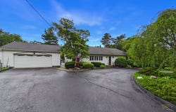 26 Pershing Ave, Acushnet, MA 02743