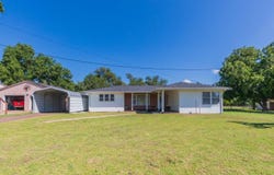209 E 12th St, Wheeler, TX 79096