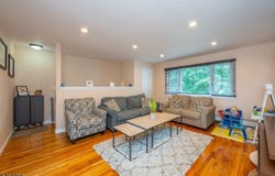 24 Manchester Ct, Wayne Twp., NJ 07470-3304