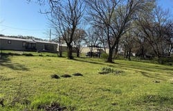 111 W Bryan, Calera, OK 74730