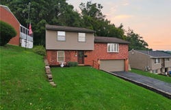72 Woody Crest Dr, Whitehall, PA 15234