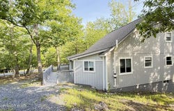 117 Clifton Drive, Bushkill, PA 18324