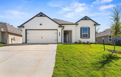 109 Adaline Bend, McGregor, TX 76657