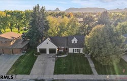 2445 VALENCIA DR, Gering, NE 69341