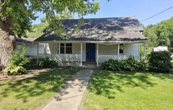 501 S Chicago, Dewitt, IL 61735