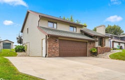 1308 Emerald Drive, Marshalltown, IA 50158