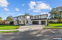 236 Woodcrest Avenue, Paramus, NJ 07652