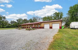 3547 E Honey Lane, Olney, IL 62450