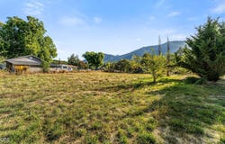 355 Cheslock Road, Grants Pass, OR 97527