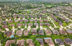 18202 Tiger Drive, Macomb, MI 48042