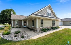 5511 E Eastbridge Pl, Sioux Falls, SD 57110