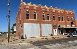 101 N Main St, Crowell, TX 79227