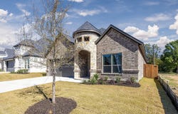 902 Boston Lane, River Oaks, TX 76114