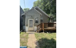 1606 E 3rd Ave E, Hibbing, MN 55746