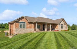 701 Williams Landing, Waterloo, IL 62298