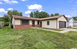 1913 Scarbrough Road, Springfield, IL 62702