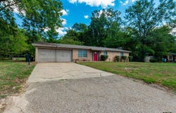 8142 Karen Dr, Tyler, TX 75703